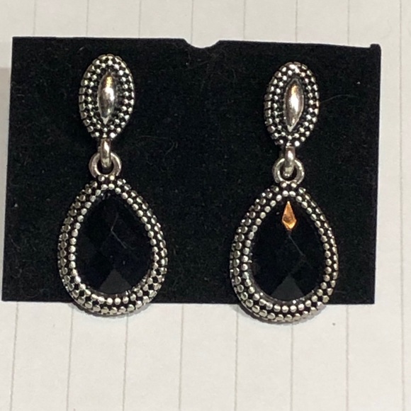 🆕Gorgeous black & silver earrings NWT - Picture 16 of 16